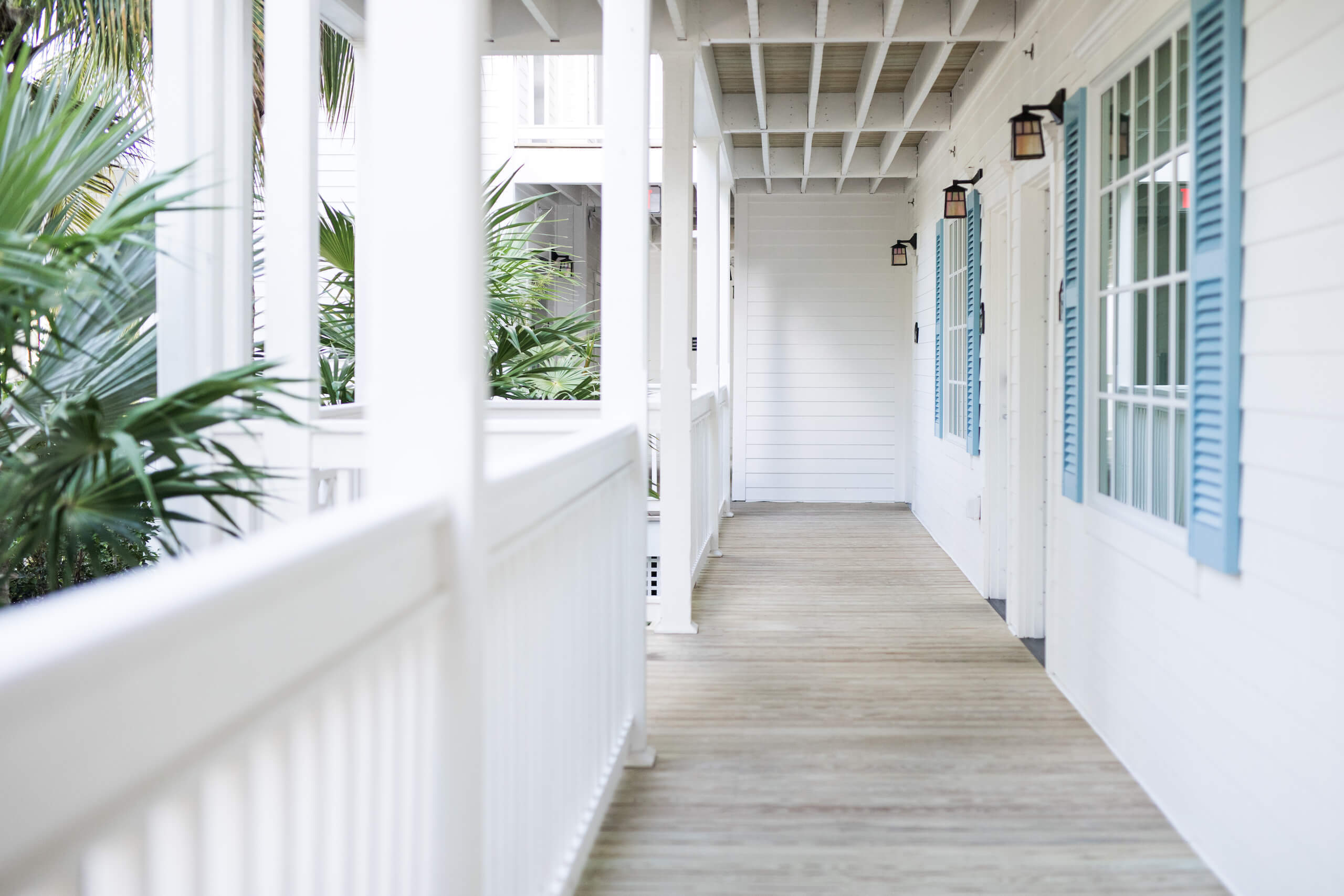 Elegant white coastal house balcony